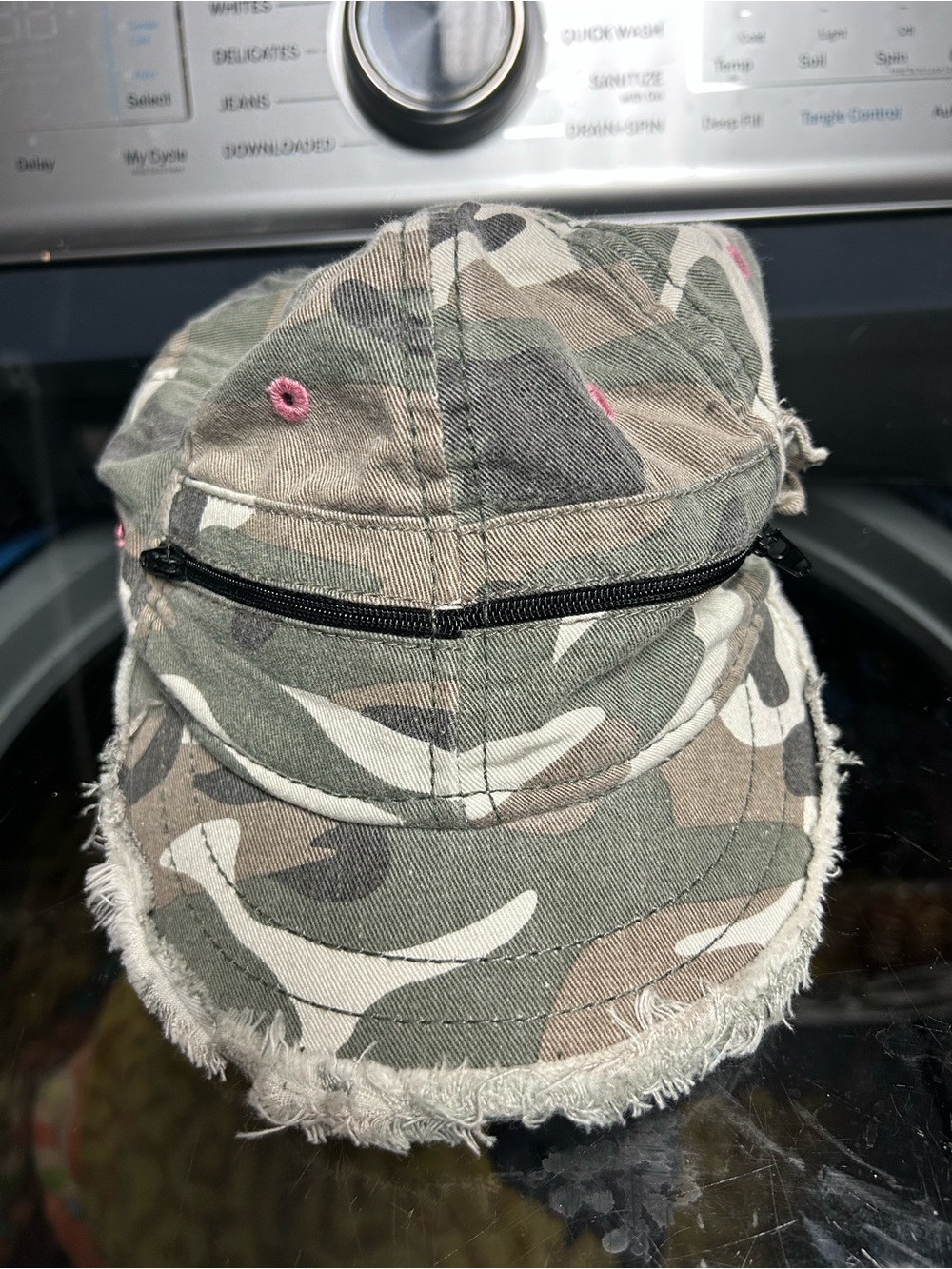 Women's vintage Roxy Camo Zip-Pocket Hat — Green Camo